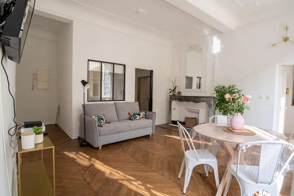 Appartement 55M² - 2/4 Personnes En Centre Ville Bollene 0*,  France